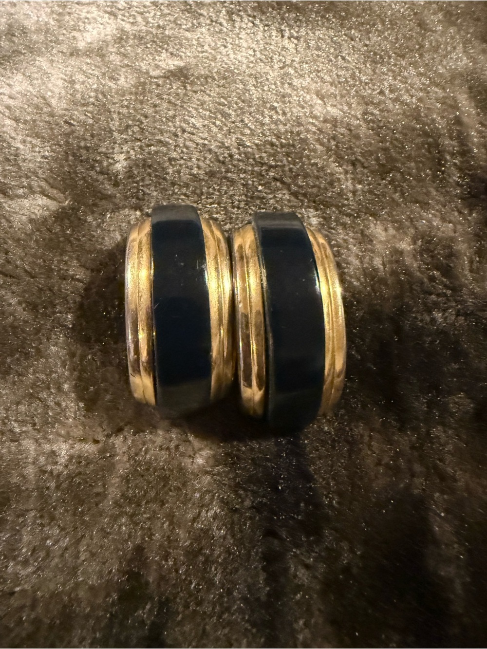 Source Unknown Gold and Navy Clip-On Hoop Earrings
